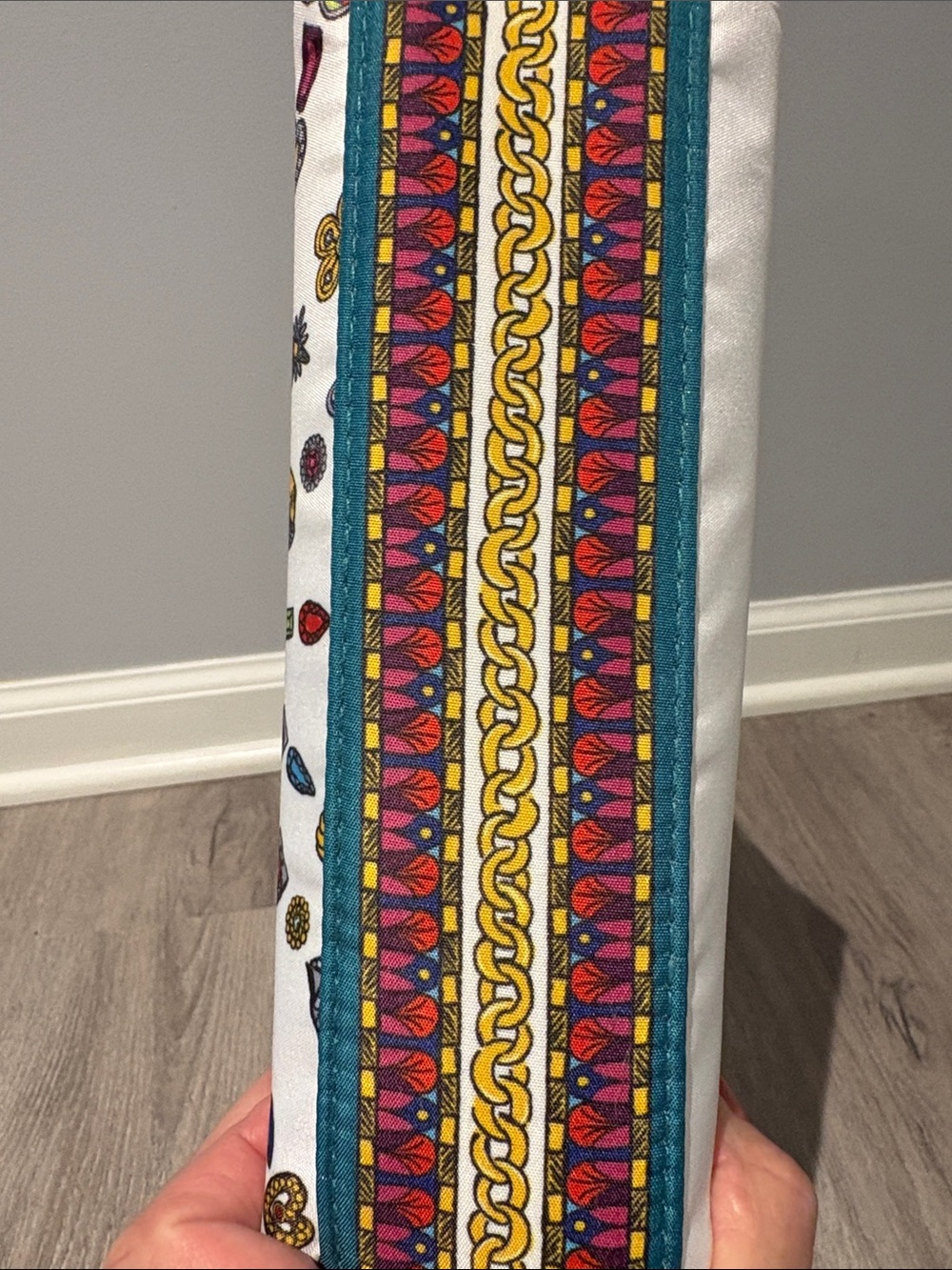 Brighton White Cosmetic Bag set with teal trim - Picture 5 of 12